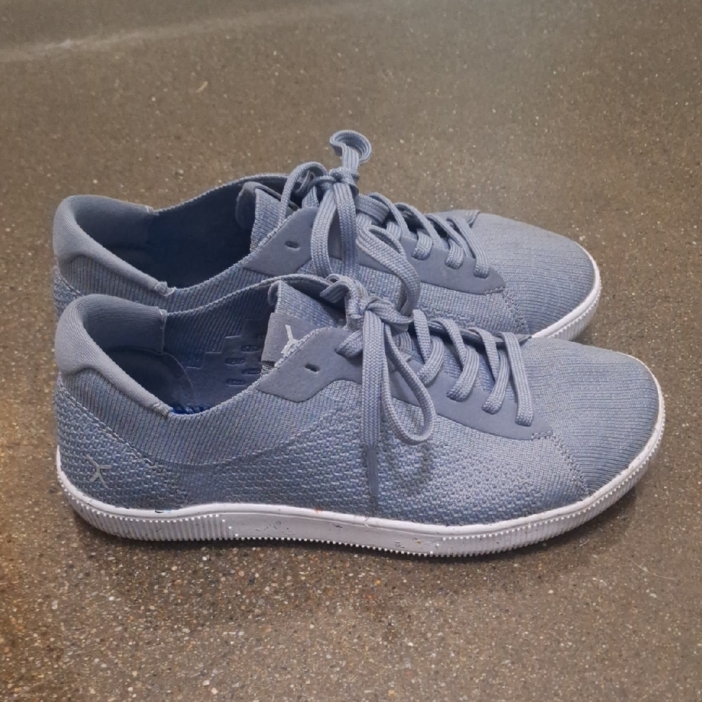 Flux Adept Sneakers